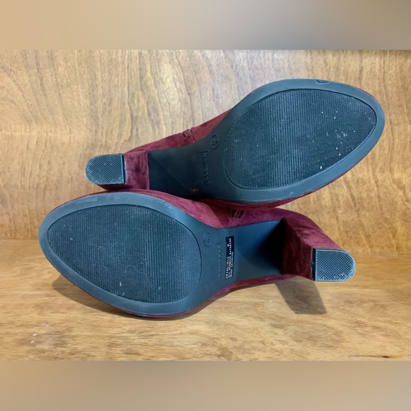 Maroon/dark red suede ankle booties by Bamboo - Picture 5 of 6